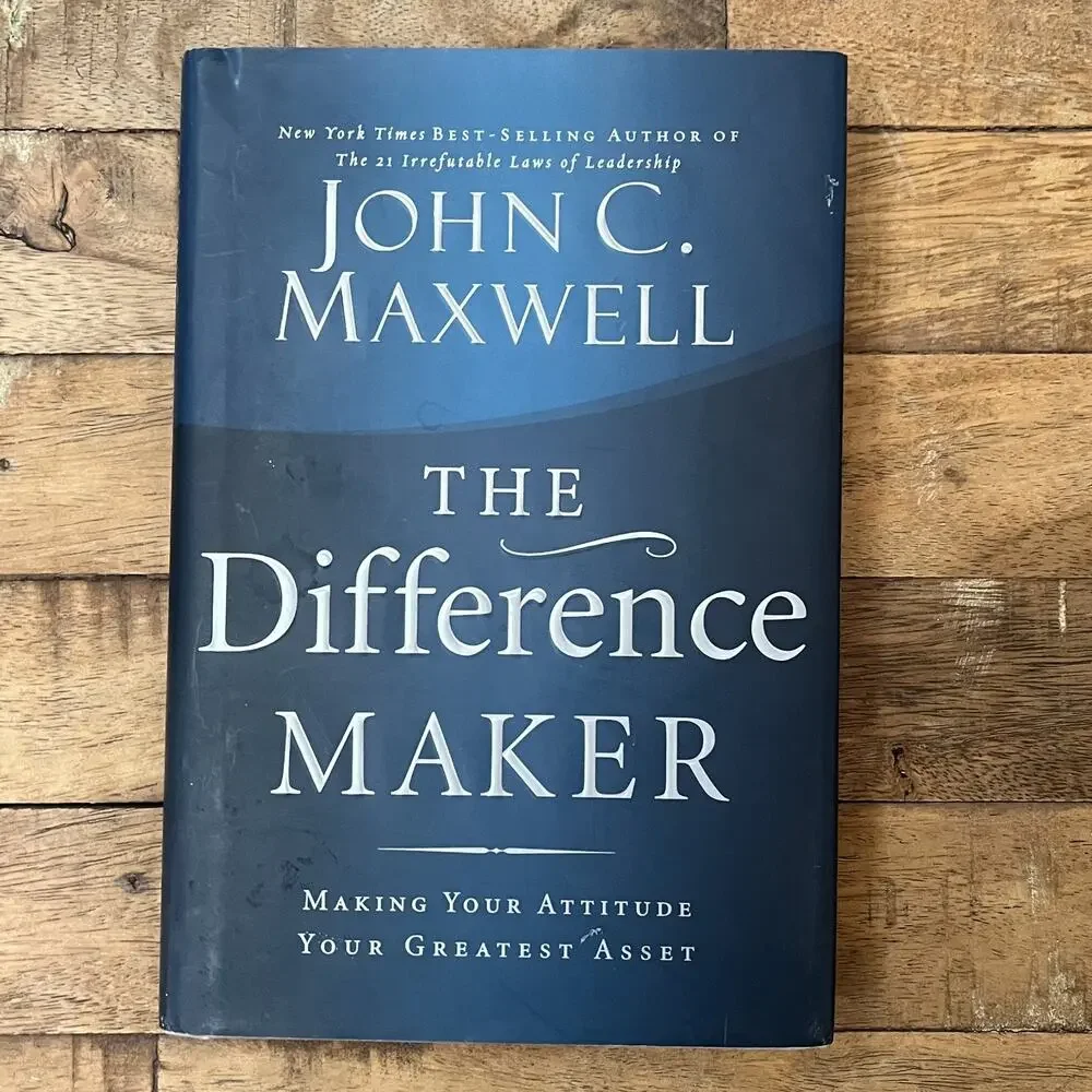 Lot of 7 John C. Maxwell Books Titles Shown Hardcover and Paperback